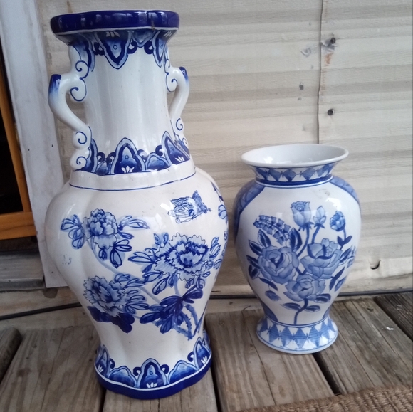 Vintage Chinese hand painted vases